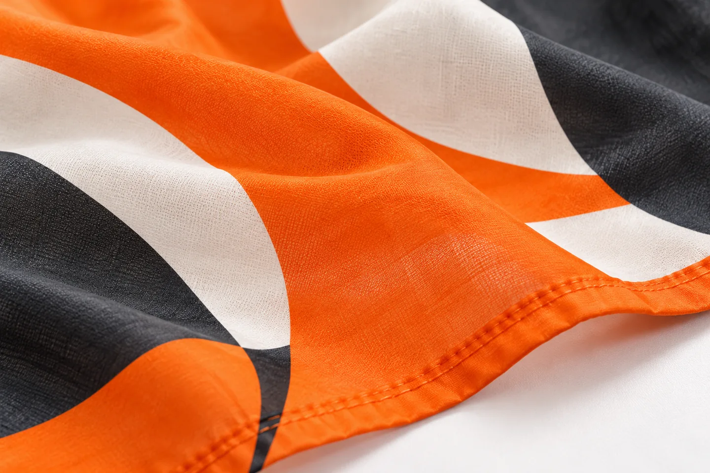 Drapeau publicitaire sur mesure avec impression personnalisée — Un format adapté à votre installation